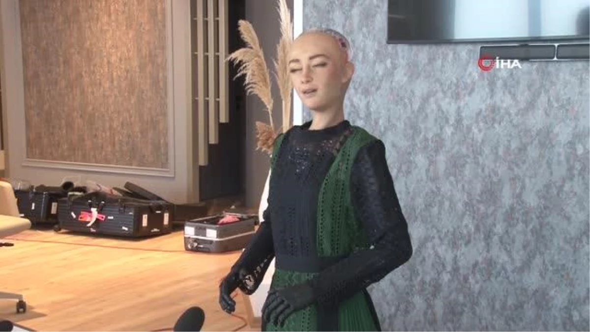 İnsana en çok benzeyen robot Sophia Çamlıca Kulesi\'nde radyo yayını yapacak