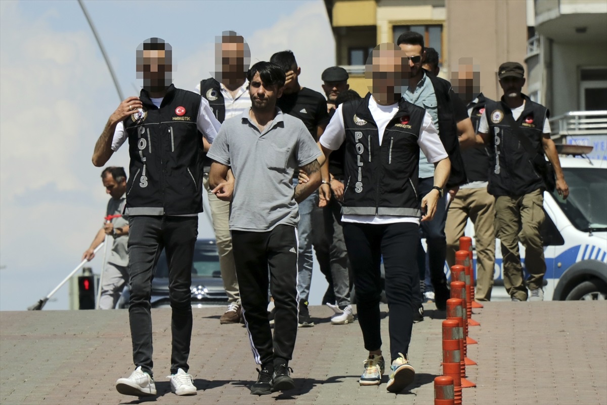 Kayseri\'de Uyuşturucu Operasyonunda 4 Şüpheli Tutuklandı