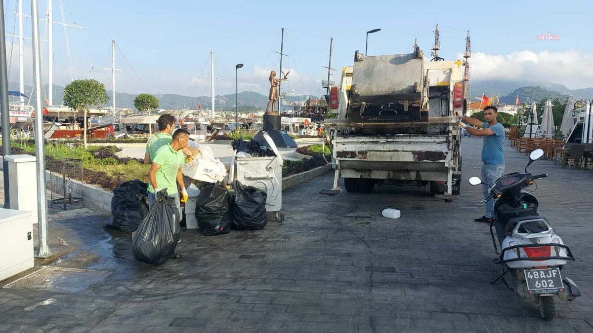 Marmaris\'te Bayram Tatilinde Yaklaşık 3 Bin 200 Ton Çöp Toplandı