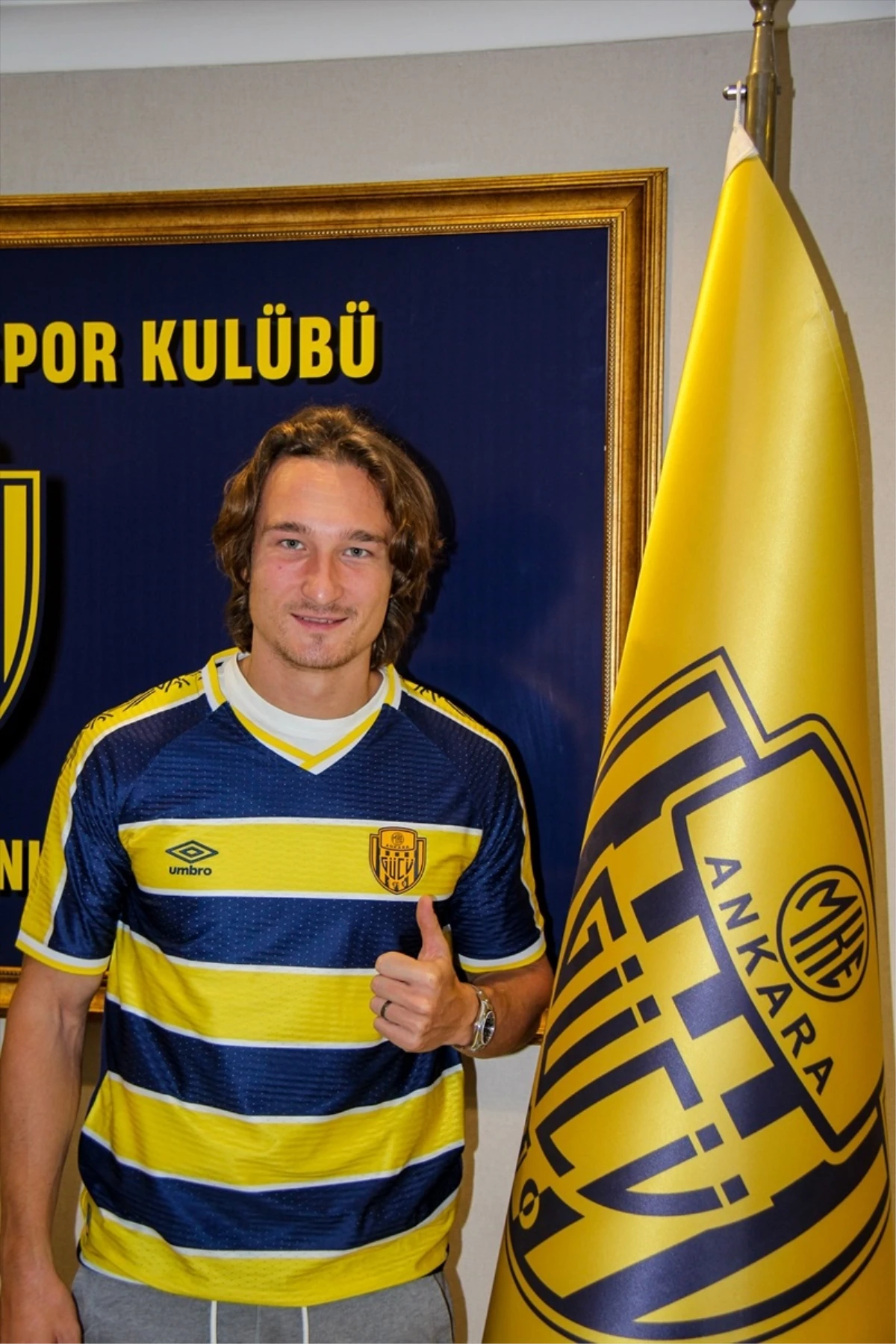 MKE Ankaragücü, Matej Hanousek ile sözleşme imzaladı
