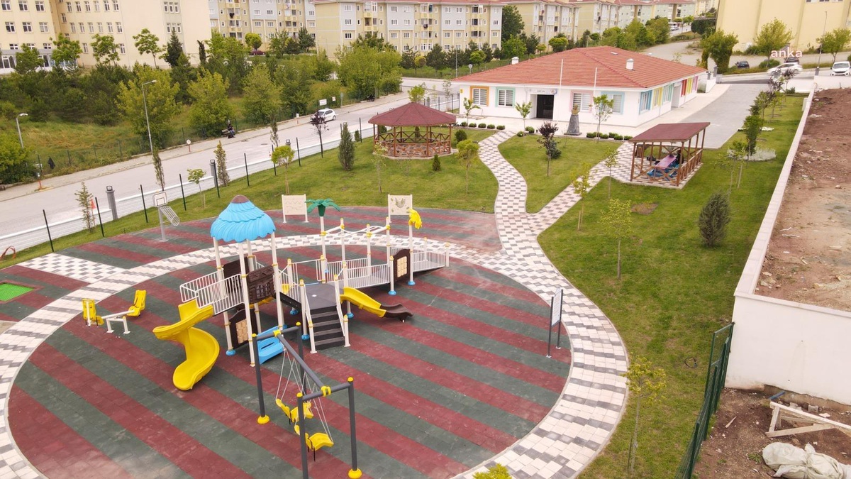 Odunpazarı Belediyesi Ahmet Ara Engelsiz Gündüz Bakımevi ve Kreşi\'nde Kayıtlar Başladı