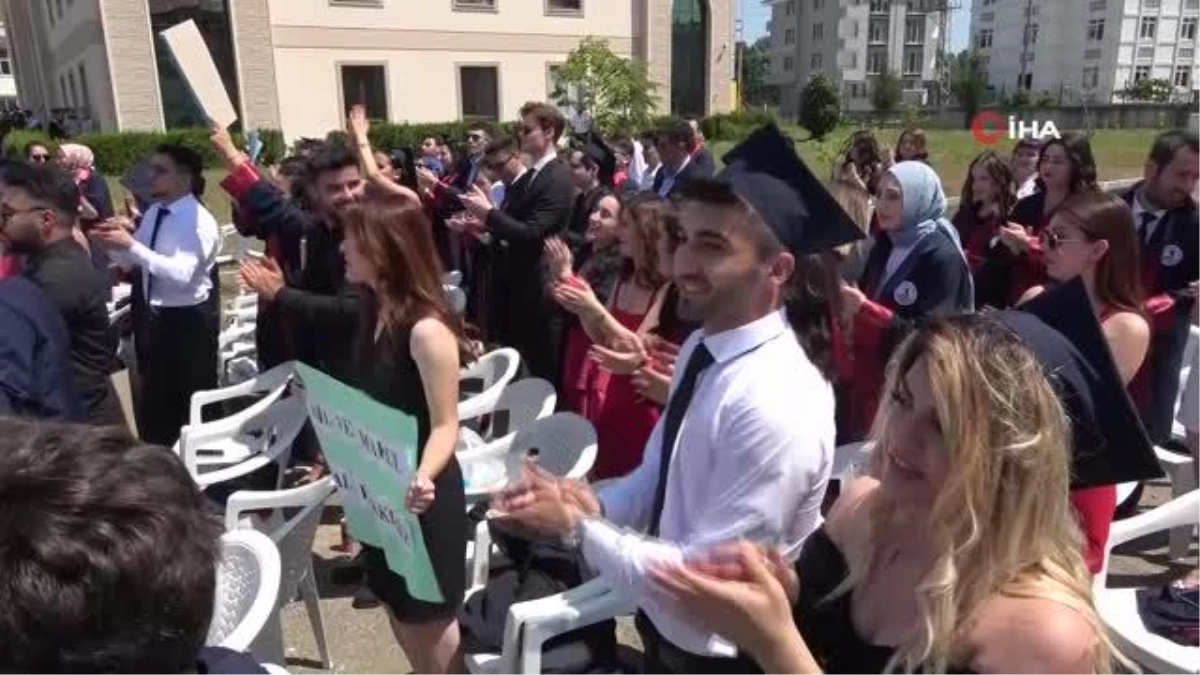 OMÜ Hukuk Mezuniyet Töreninde Öğrencilerden Protesto