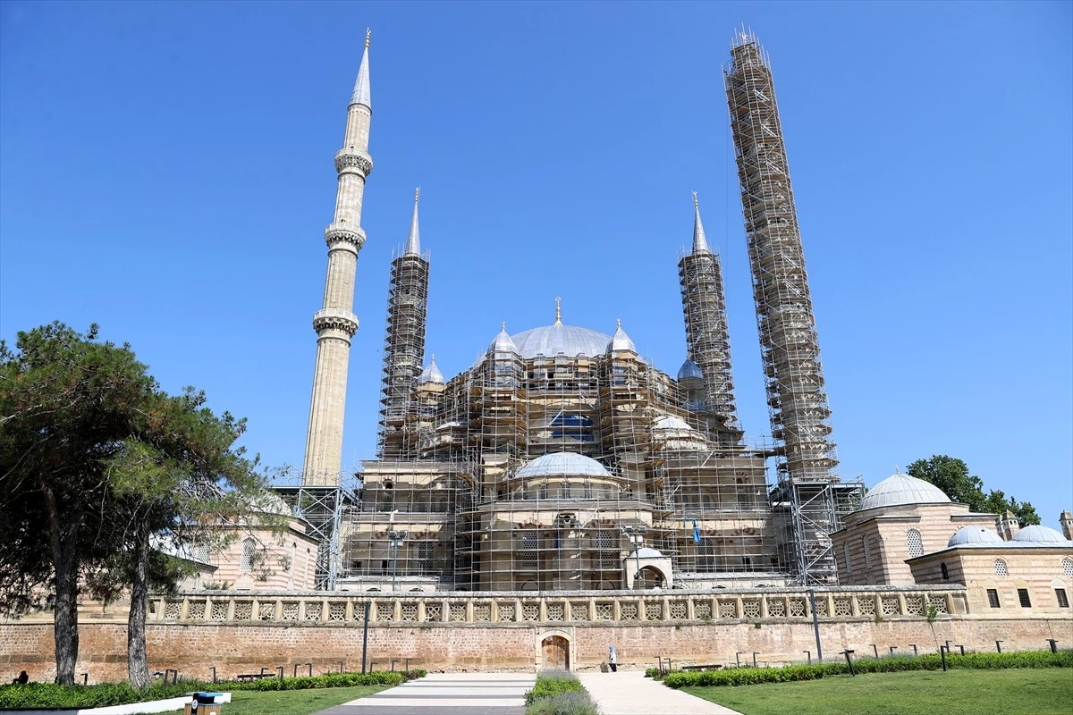 Selimiye Camisi Restorasyonunda Çimento Harçları Kaldırıldı