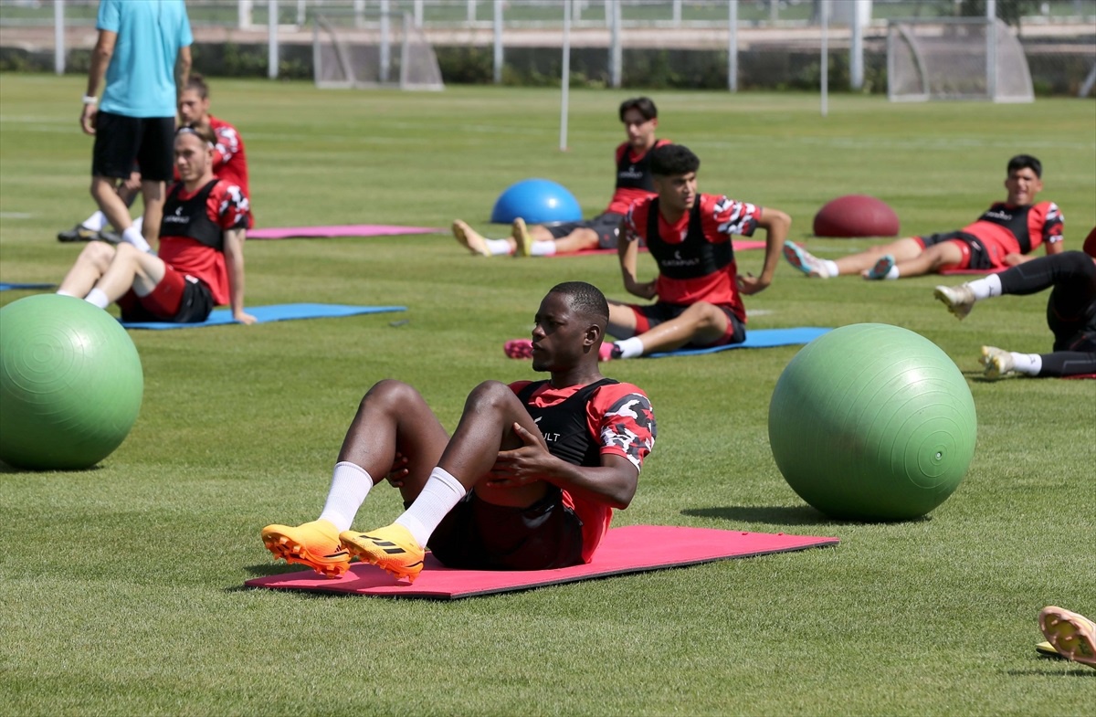 Demir Grup Sivasspor, yeni sezon hazırlıklarına devam ediyor