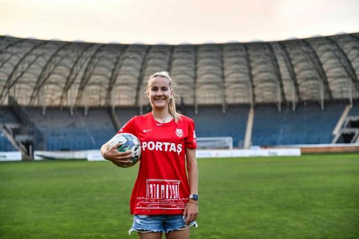 Ankara Büyükşehir Belediyesi FOMGET SK, Sladjana Bulatovic'i transfer etti