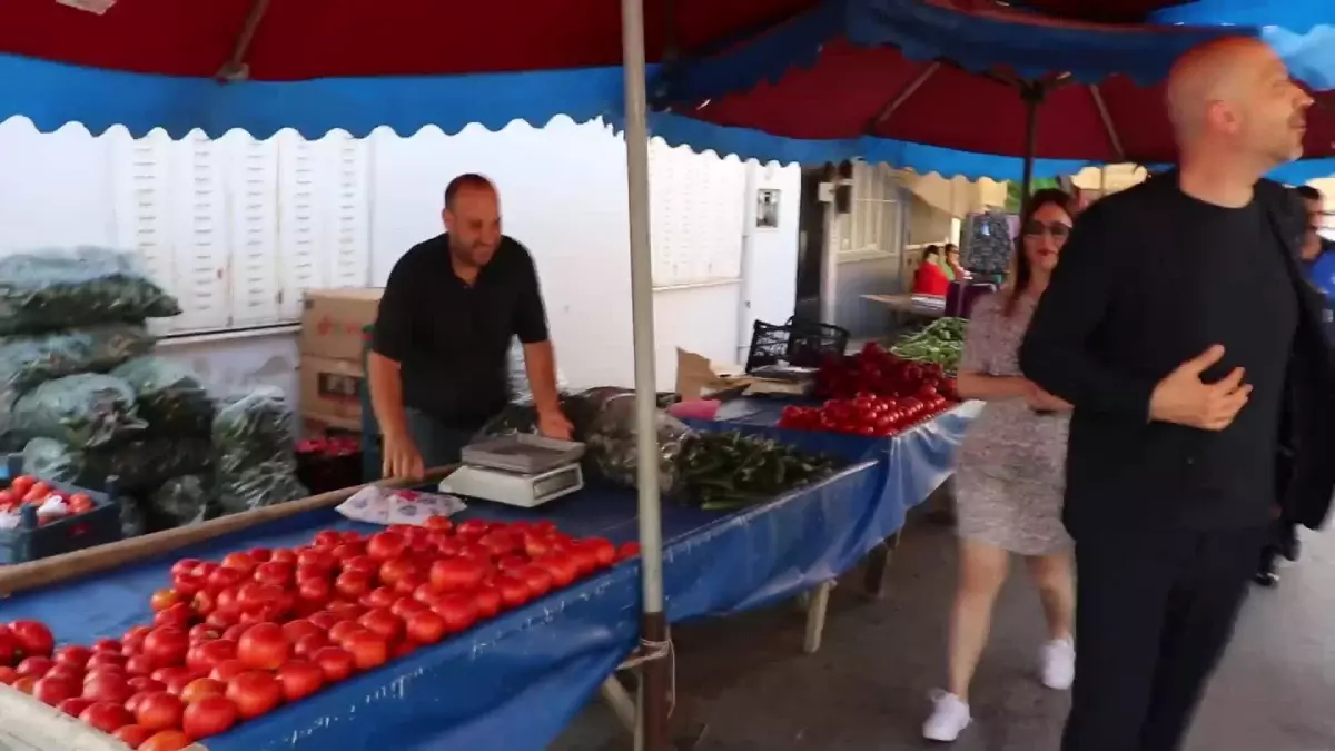 Söke Belediye Başkanı Mustafa İberya Arıkan, Fevzipaşa Mahallesi Semt Pazarı\'nda çalışmalara başladı