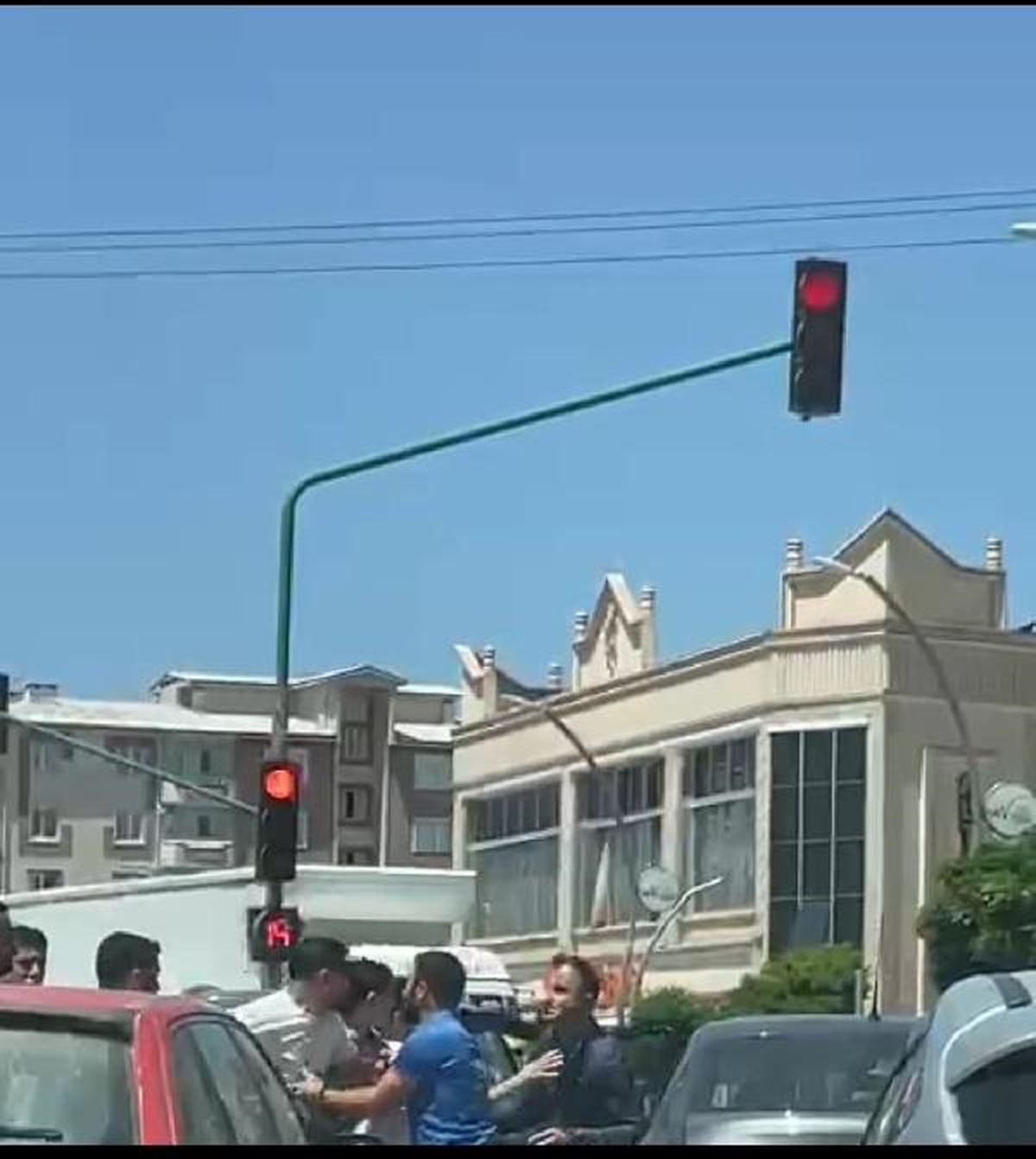 Van\'da Kırmızı Işıkta Yol Vermeme Kavgası