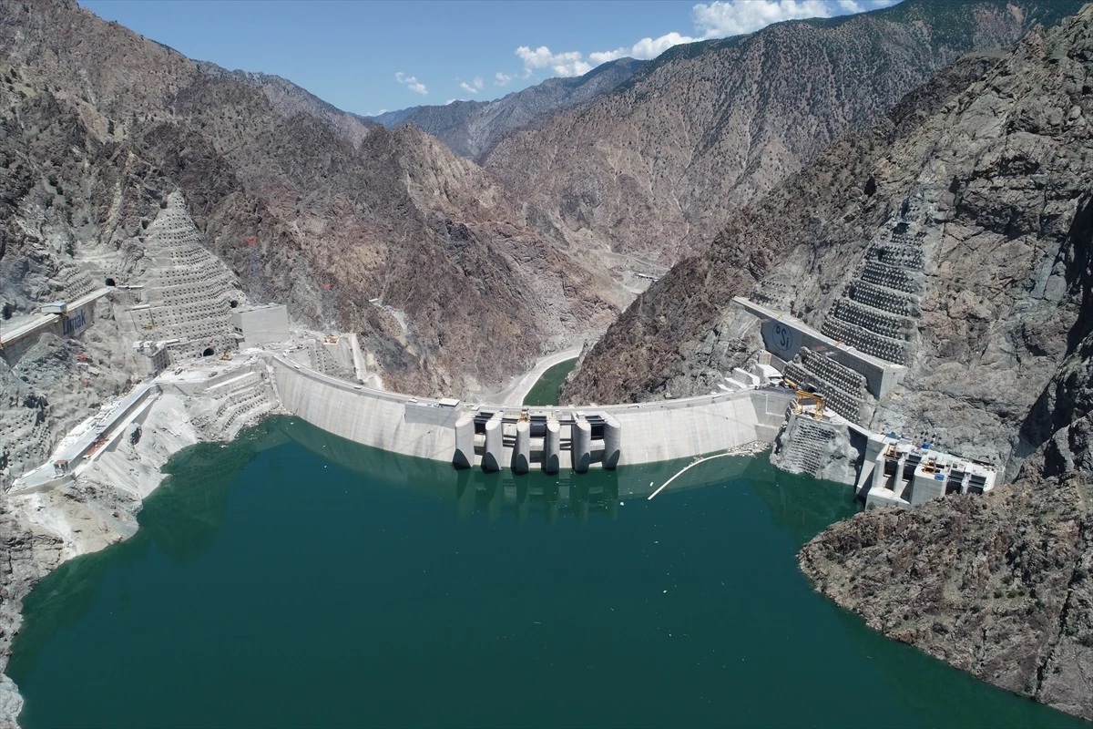 Yusufeli Barajı ve HES\'te su yüksekliği 177,39 metreye ulaştı