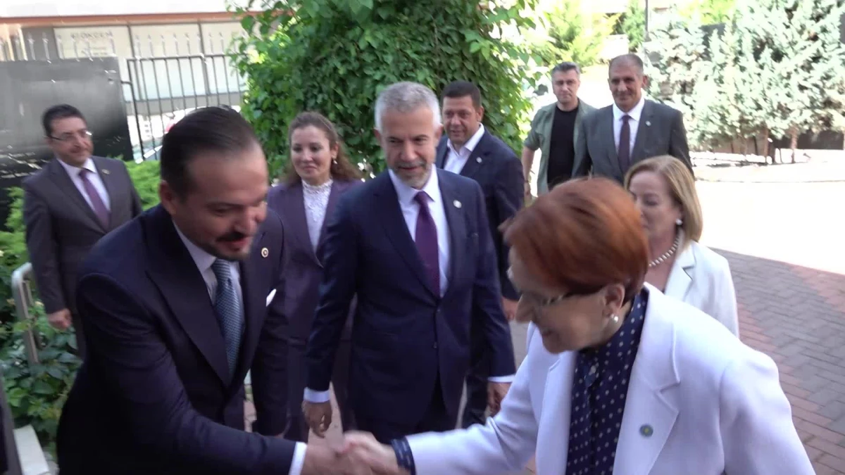 İYİ Parti Genel Başkanı Meral Akşener, Yeni Başkanlık Divanı Üyeleriyle Bir Araya Geldi