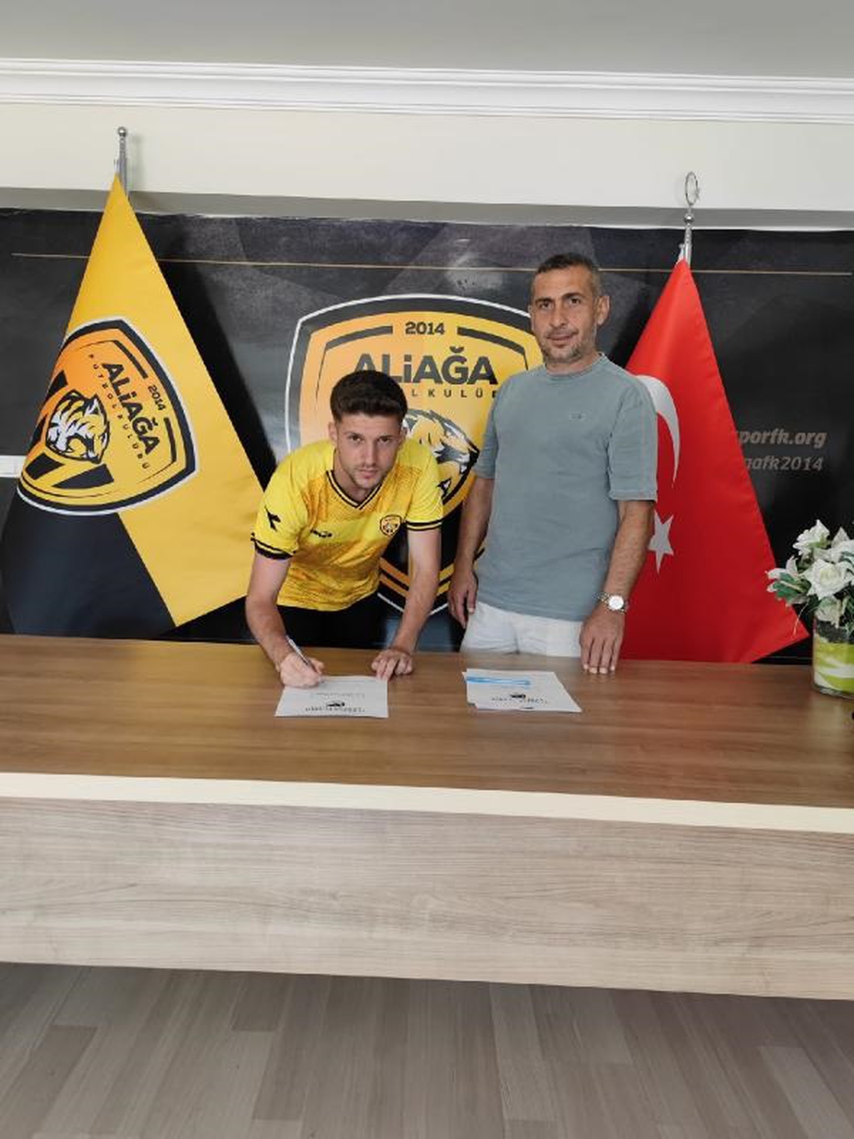 Aliağa Futbol Kulübü, Kaan Özder ile sözleşme yeniledi