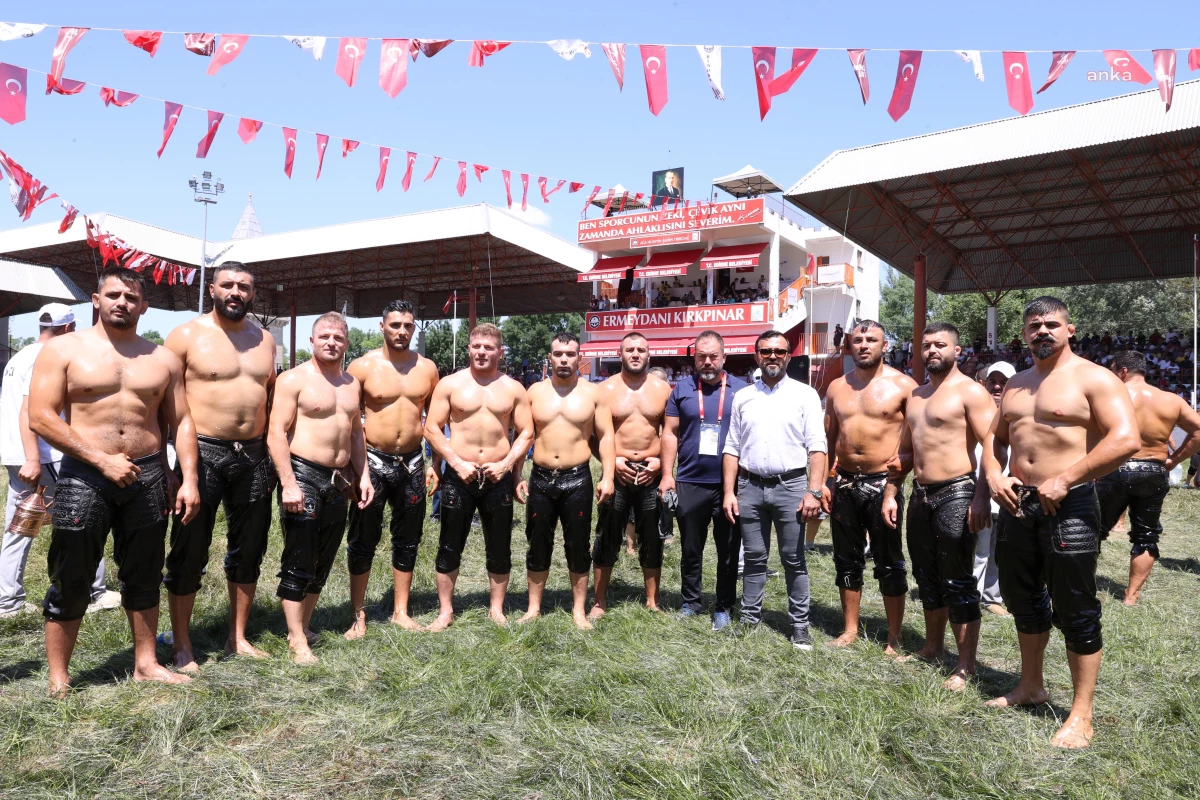 Antalya Büyükşehir Belediyesi Güreşçileri Kırkpınar\'da Altın Kemeri Getirmek İçin Mücadele Edecek
