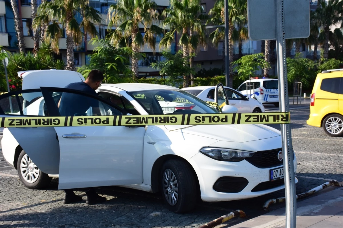 Antalya\'da Kiralık Otomobilde Ölü Bulundu