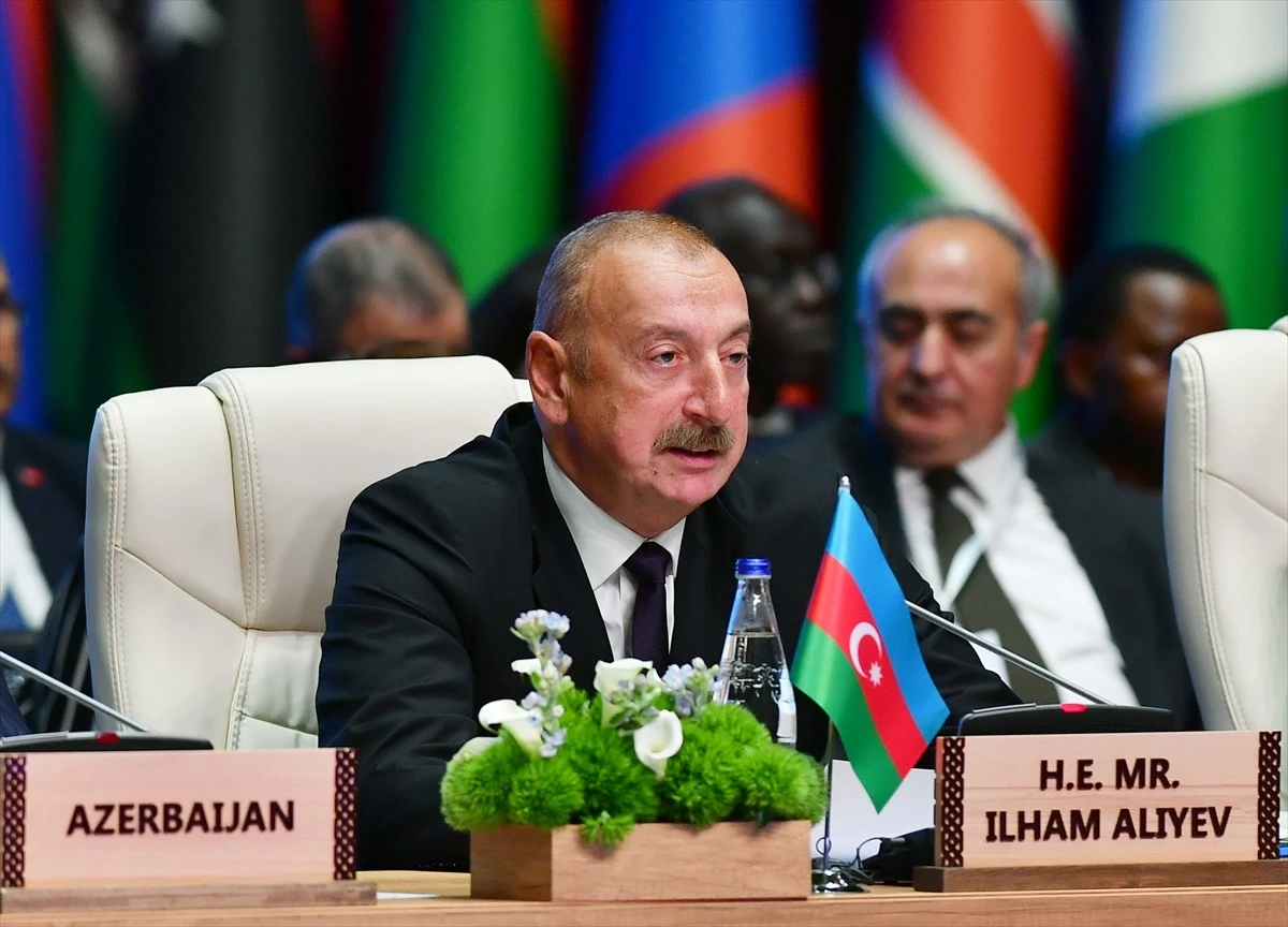 Azerbaycan Cumhurbaşkanı Fransa\'yı Sömürgecilik Politikaları ve Soykırımlar İçin Özür Dilemeye Çağırdı