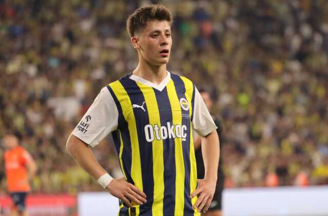 Babası WhatsApp üzerinden duyurdu! Arda Güler, Real Madrid'e transfer oluyor Babası WhatsApp üzerinden duyurdu! Arda Güler, Real Madrid'e transfer oluyor