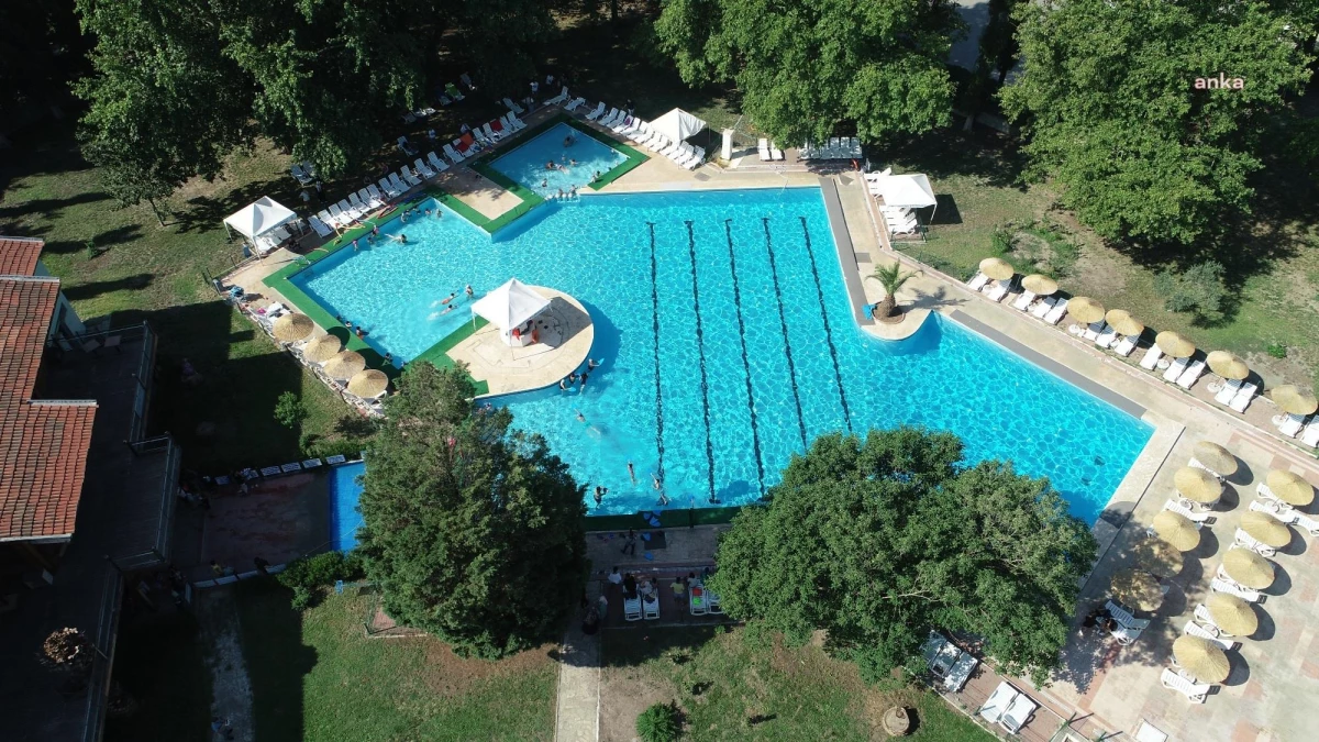 Efes Selçuk Belediyesi Yüzme Havuzunda Yüzme Kursları Başlıyor