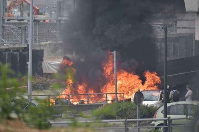 Fransa'da protestolarda bir kişi plastik mermiyle öldü