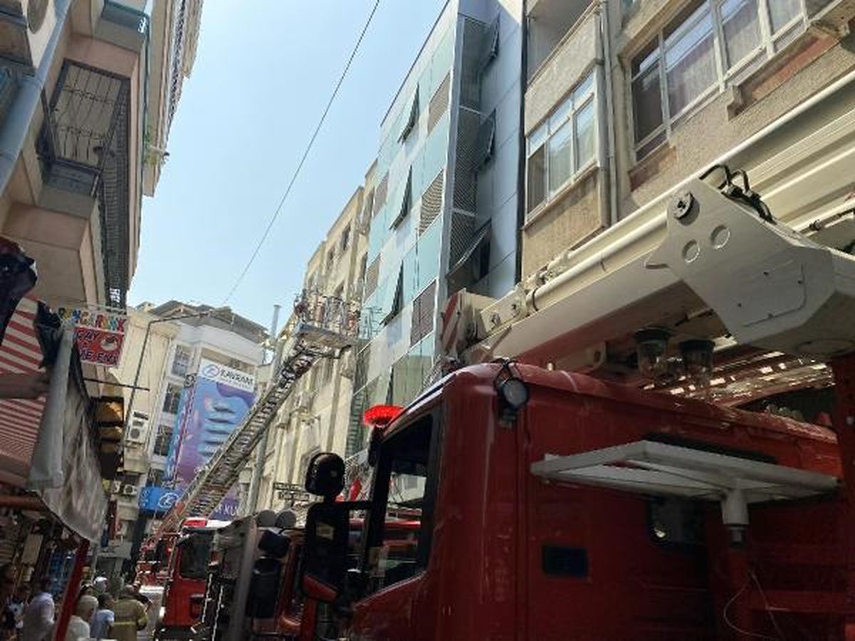 Karşıyaka\'da bir otelde çıkan yangın 5 kişiyi etkiledi