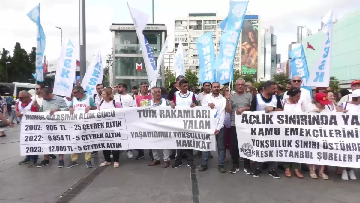 Kesk\'ten İstanbul\'da "Tüik" Protestosu: "Bizi Tüik\'in Sahte Enflasyon Rakamları Değil, Yaşadığımız Gerçek Enflasyon Eziyor"