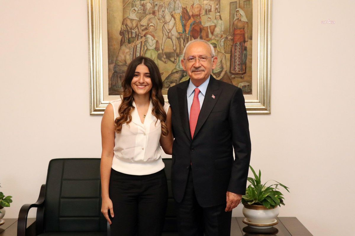 Kılıçdaroğlu, ABD\'deki Başarılı Öğrenci Lara Özkan\'ı Ziyaret Etti