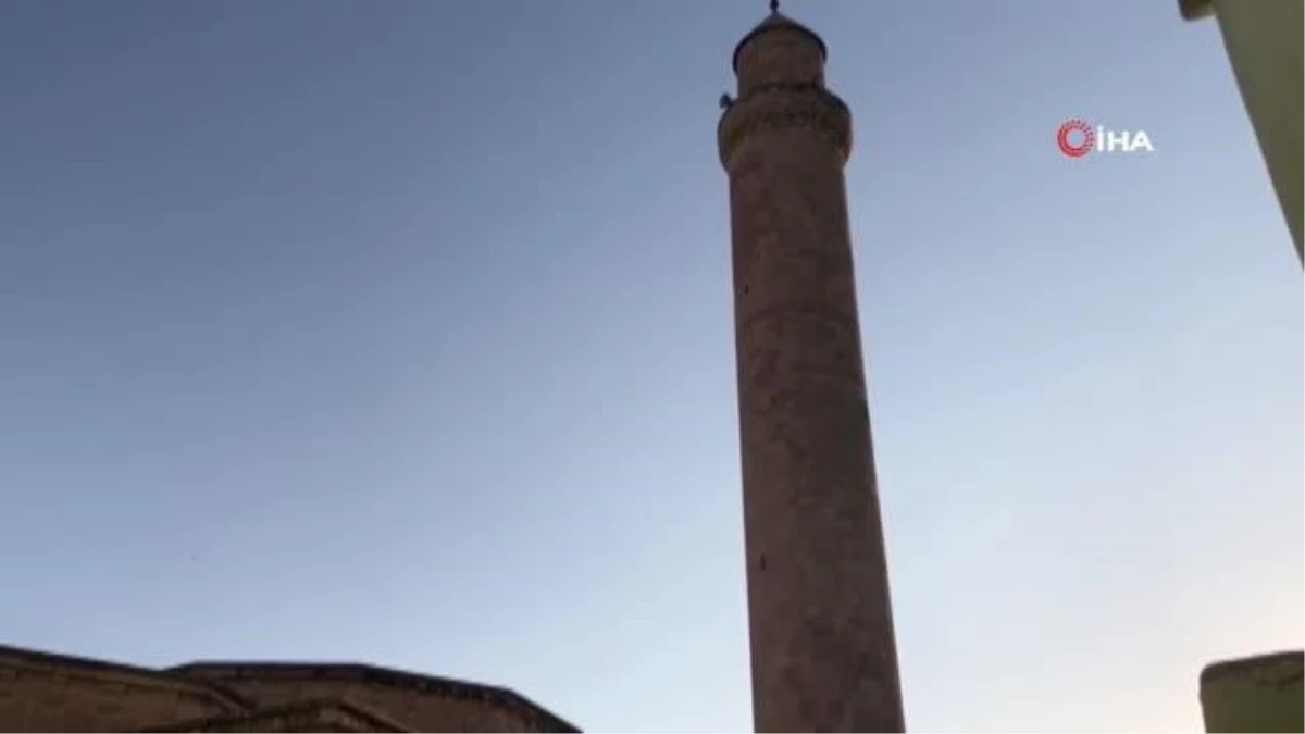 Kozluk\'ta 318 yıllık İbrahim Bey Camii depremlere rağmen varlığını koruyor