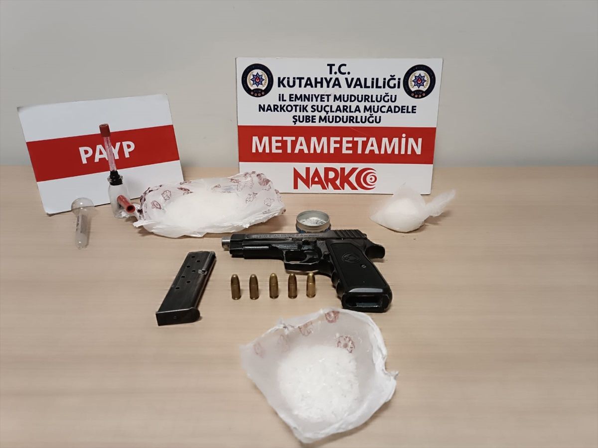 Kütahya\'da Uyuşturucu Operasyonunda 4 Şüpheli Tutuklandı