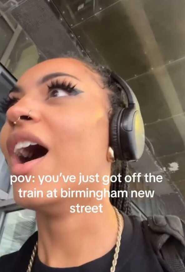 Metroda ilişkiye giren çift TikTok'ta paylaşıldı