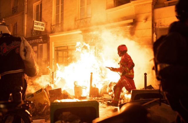 Olayların kontrolden çıktığı Fransa'da 'kitlesel eylem' çağrısı