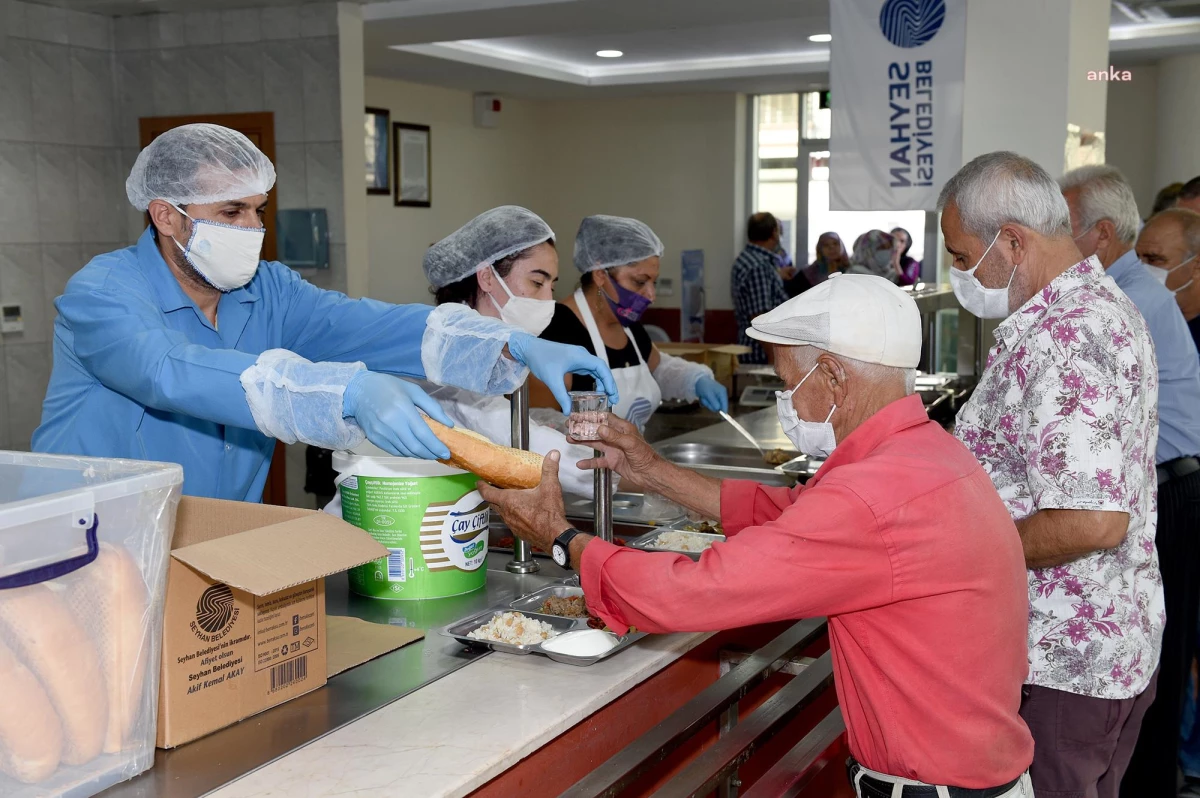 Seyhan Belediyesi, İhtiyaç Sahibi Vatandaşlara Mutfak Hizmeti Sunuyor