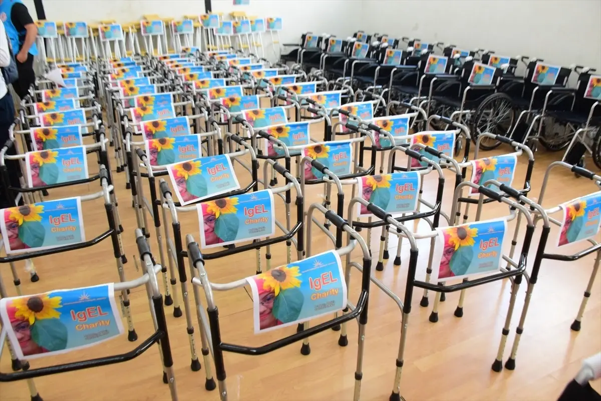 Türkiye\'nin Tiran Büyükelçiliği Arnavutluk\'taki Engellilere Yardım Etti