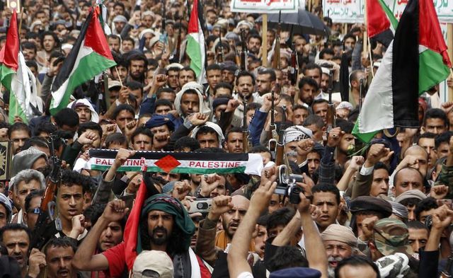 Yemen'de Binlerce Kişi İsrail'in Batı Şeria'daki Saldırılarını Protesto Etti