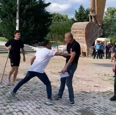 Beylikdüzü Gürpınar Sahili'nde Yıkım Sırasında Olaylar Çıktı Beylikdüzü Gürpınar Sahili'nde Yıkım Sırasında Olaylar Çıktı