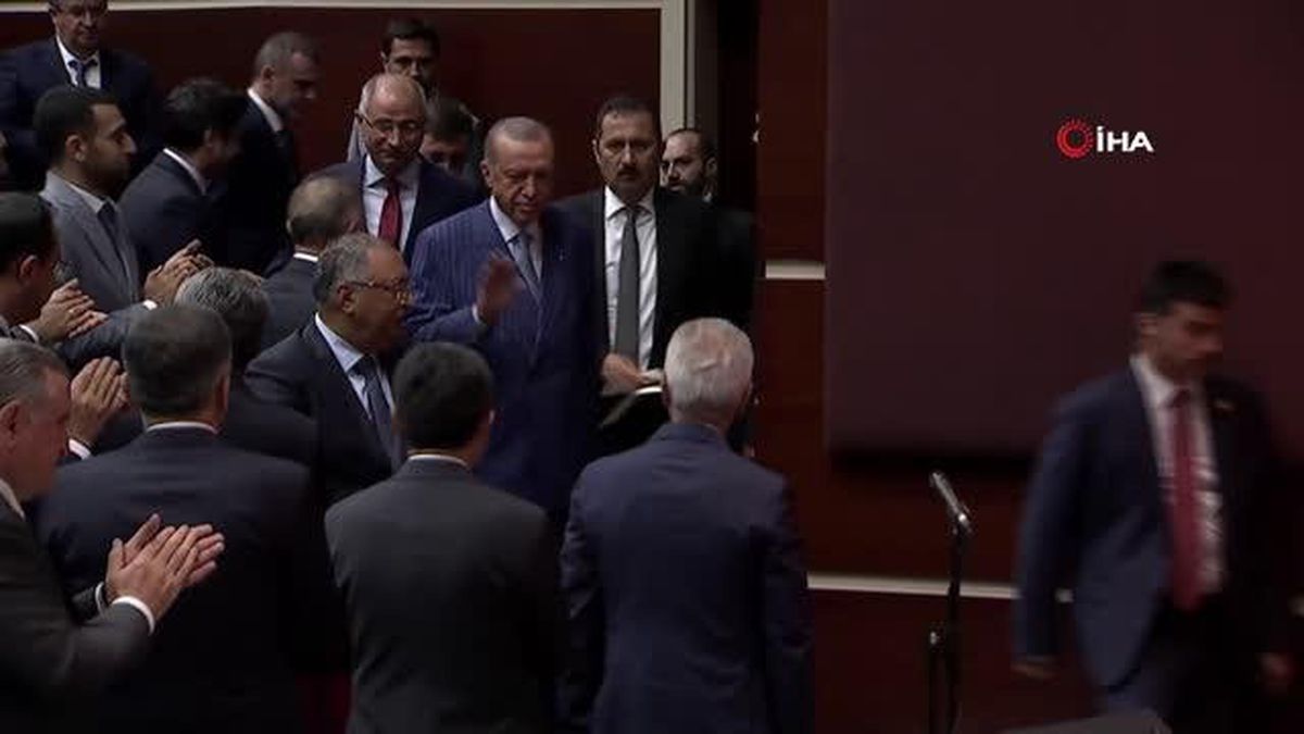 Cumhurbaşkanı Erdoğan: \'Dün baba-oğul videosu çekenler bugün gırtlak gırtlağa geldiler\'