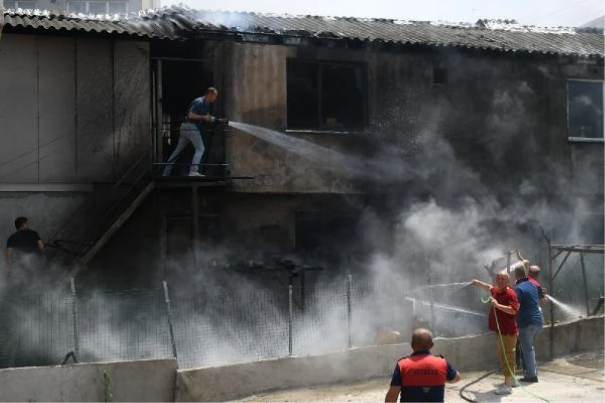 Zonguldak\'ta İkinci El Eşya Deposunda Yangın Çıktı