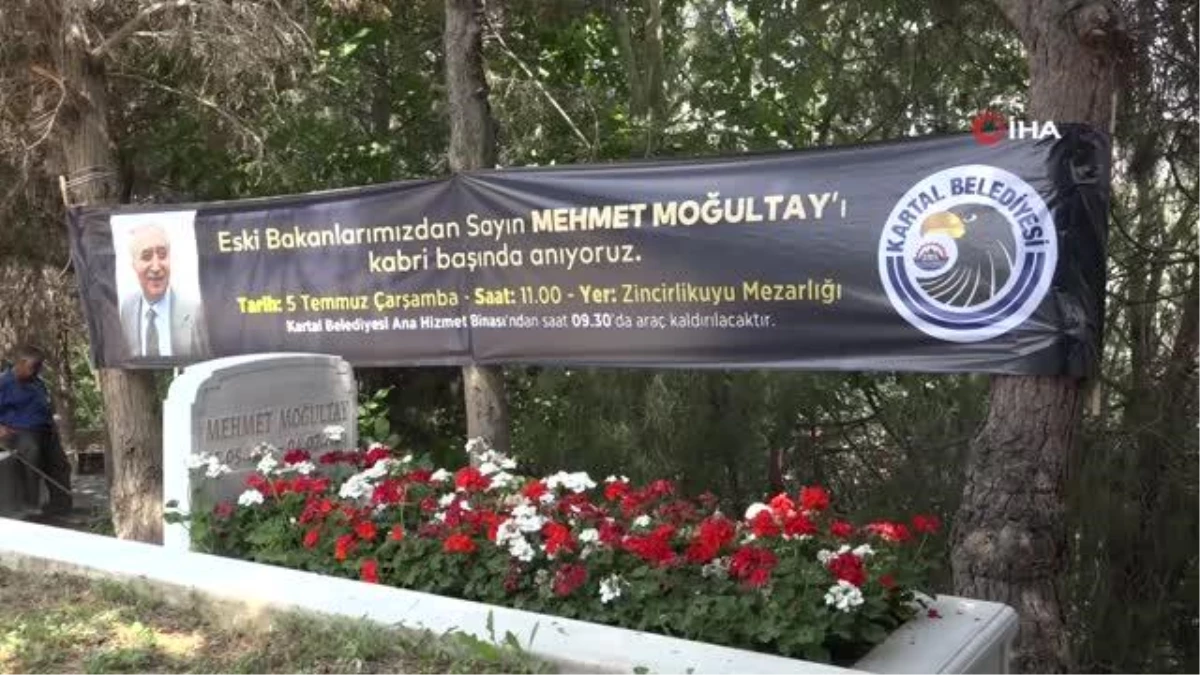 Eski Bakan Mehmet Moğultay kabri başında anıldı