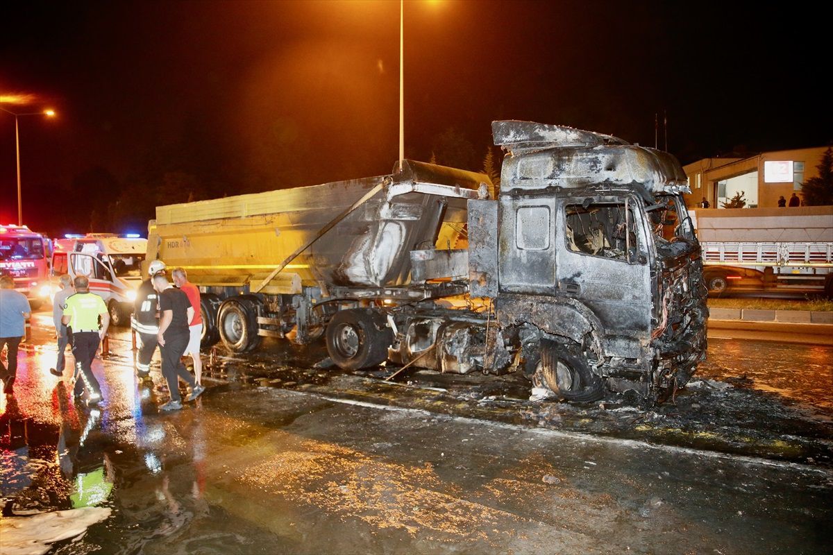 Eskişehir\'de Tır Alev Aldı