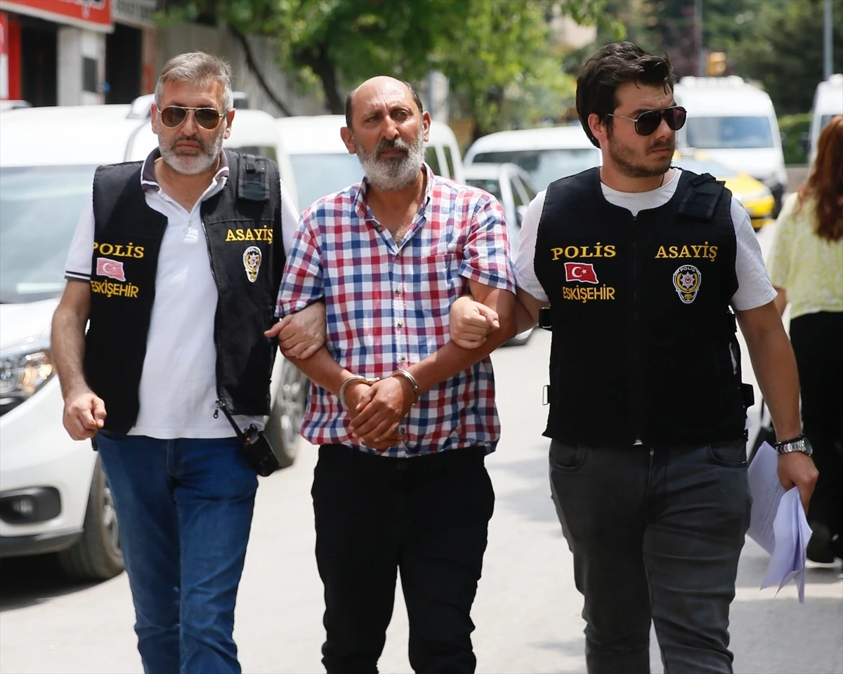 Eskişehir\'de İş İnsanına Yönelik Silahlı Saldırının Şüphelisi ve Azmettiricisi Yakalandı