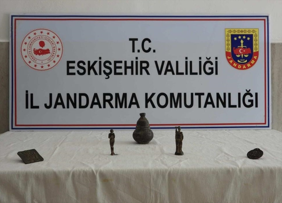 Eskişehir\'de Roma dönemine ait 5 tarihi eser ele geçirildi
