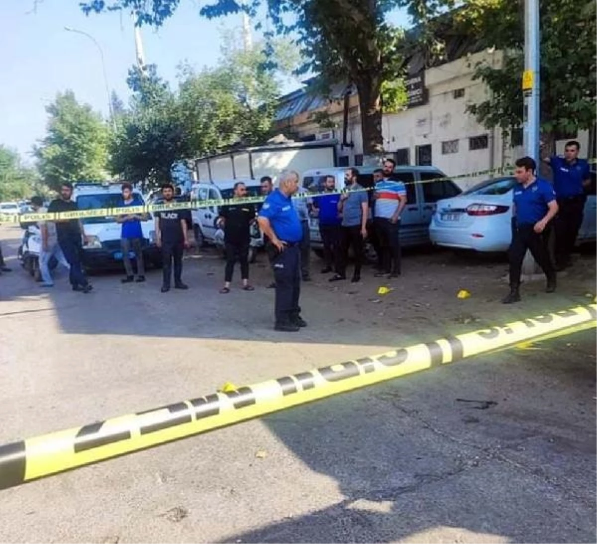 Gaziantep\'te Oto Tamircisi ile Müşteri Arasında Silahlı Kavga: 4 Yaralı