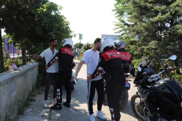 İstanbul'da düzensiz göçmen denetimi! Polis göz açtırmadı, kaçakların hepsi sınır dışı edilecek