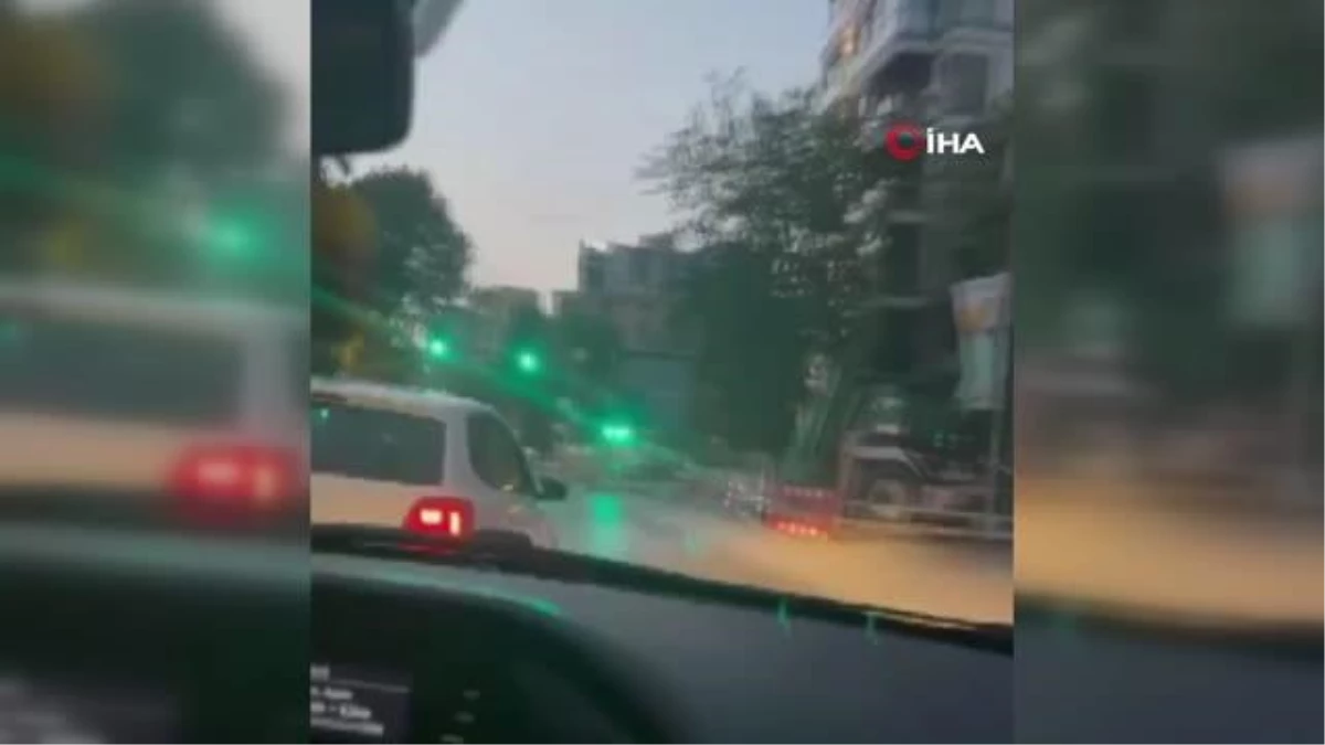 Kadıköy\'de trafiği tehlikeye düşüren sürücülere ceza