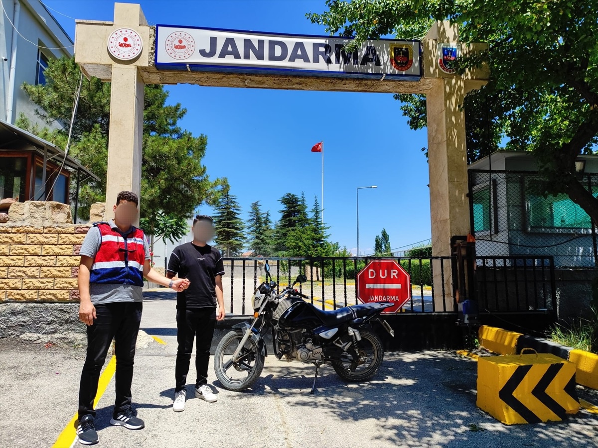 Kayseri\'de Çalınan Motosiklet Sahibine Teslim Edildi