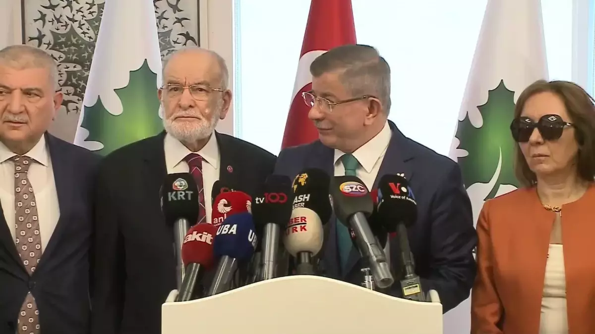 Meclis\'te Saadet-Gelecek İttifakı...Davutoğlu: "Tbmm\'nin Denetim Gücünü Artırmak Üzere Karşlıklı Fedakarlıklar Yaparak Önemli Bir Adım Attık"