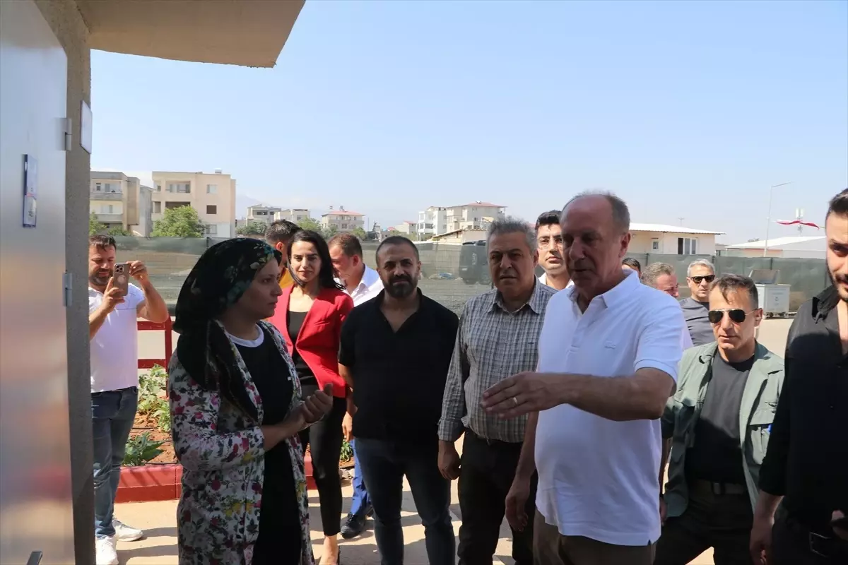 Muharrem İnce, depremzedeleri ziyaret etti