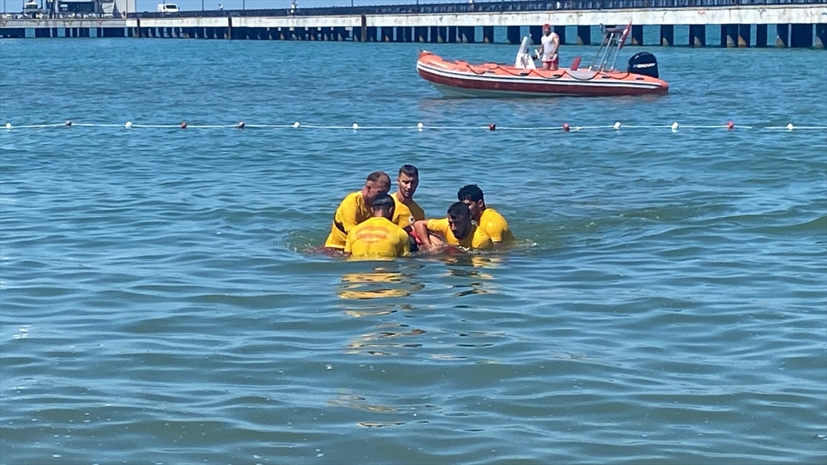 Samsun\'da Cankurtaran Ekibi Tatbikat Gerçekleştirdi