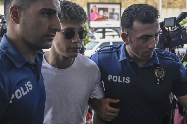 Tepki çeken görüntü! Arda Güler'i Real Madrid uçağına koluna giren polisler götürdü