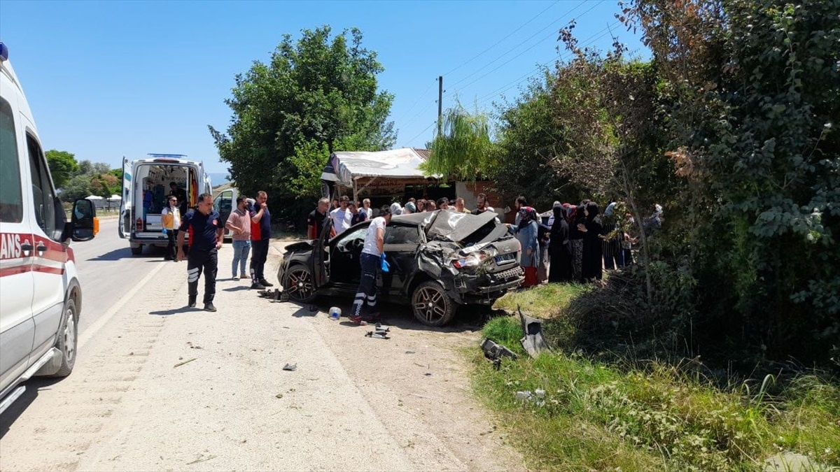 Tokat\'ta otomobil devrildi, 3 kişi yaralandı
