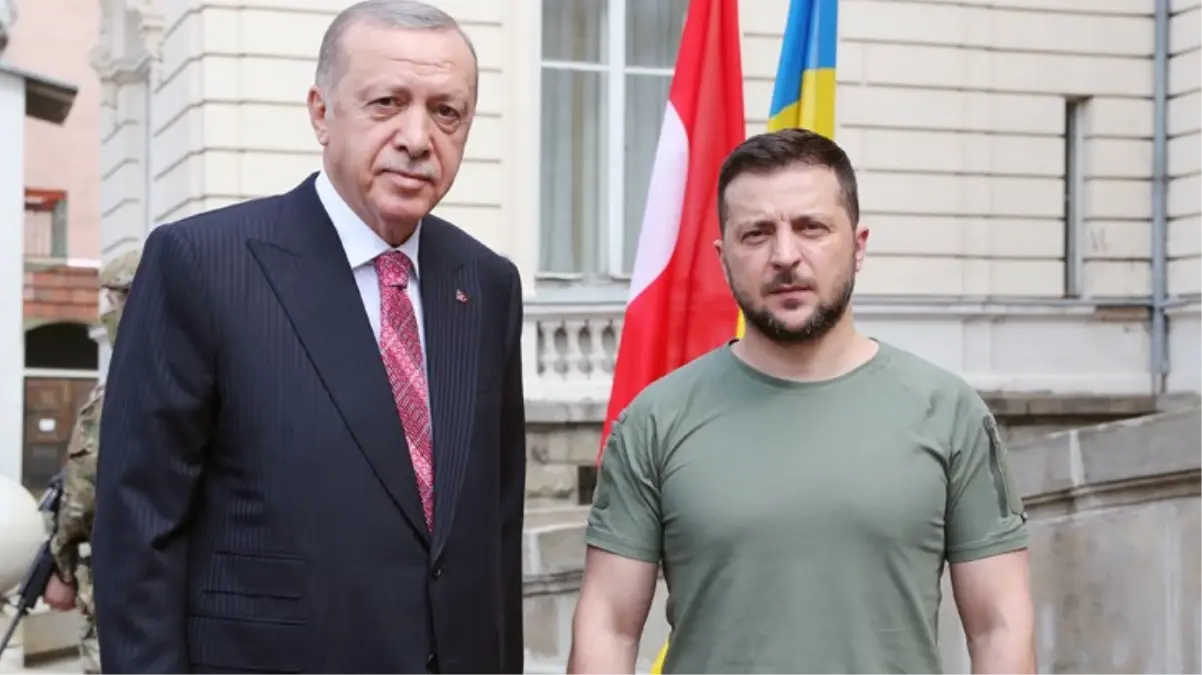 Ukrayna Devlet Başkanı Zelenskiy, Cumhurbaşkanı Erdoğan\'ın davetiyle yarın İstanbul\'a geliyor! Masada savaş ve tahıl koridoru olacak