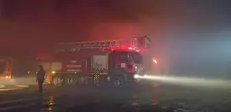 Van'da Samancılar Sitesi'nde çıkan yangına müdahale edildi