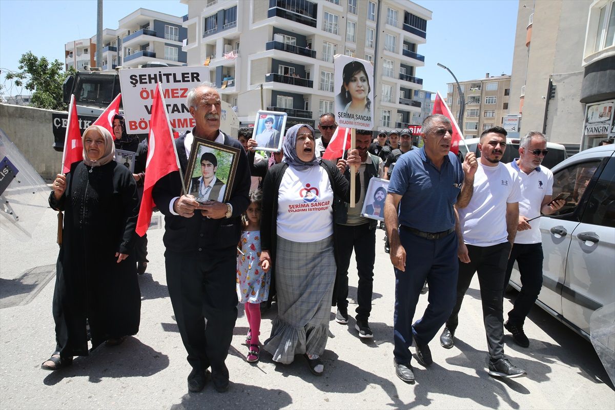 Van\'da HDP\'yi sorumlu tutan aileler eylemlerine devam ediyor