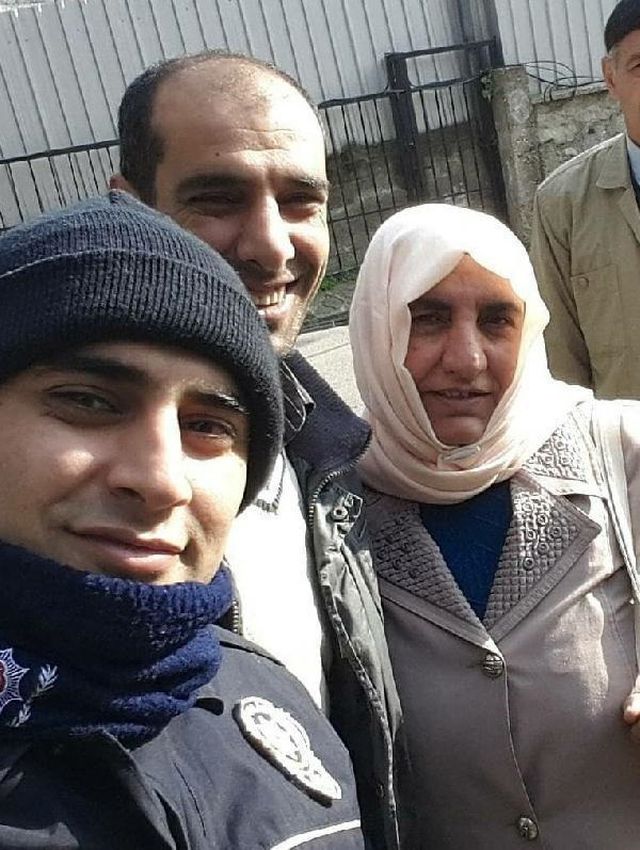 Ailesini öldüren özel hareket polisi duruşmada konuşmak istemeyince, kız kardeşi bir bir her şeyi anlattı